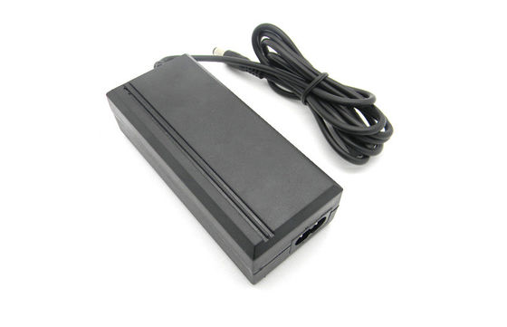 12V 2A AC Để DC Power Adapter Quá dòng / Liên tục 5.5x2.1mm hiện tại