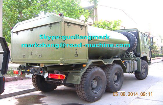 SINOTRUK HOWO Xe tải chở dầu 6 * 4 quân đội xanh 25 * 4 với EURO tiêu chuẩn LHD HOẶC RHD