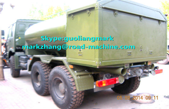 SINOTRUK HOWO Xe tải chở dầu 6 * 4 quân đội xanh 25 * 4 với EURO tiêu chuẩn LHD HOẶC RHD